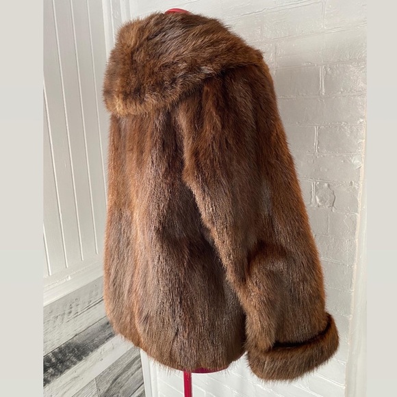 Vintage Fur Coat  🇨🇦 - Picture 3 of 15